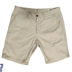 21 Men khaki shorts - size 32